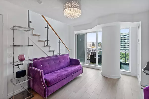 Toronto C01, ON M6K 3S2,100 Western Battery RD #422