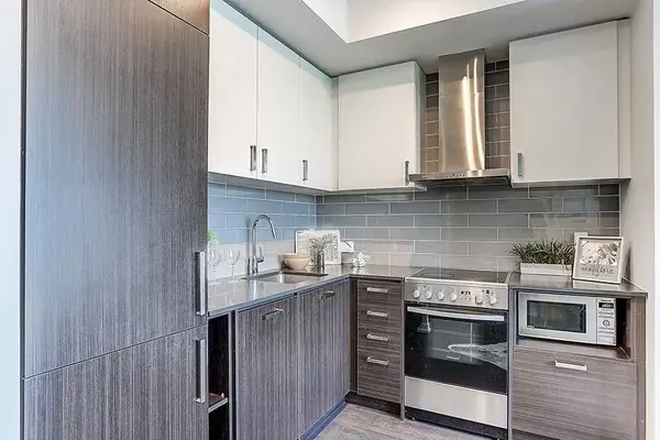 Toronto C10, ON M4S 0B5,125 Redpath AVE #1912