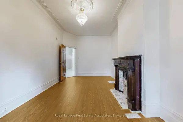 Toronto C08, ON M5A 2T2,143 Seaton ST