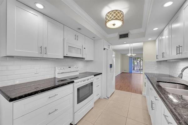 1802 Eleuthera Pt #E2, Coconut Creek, FL 33066