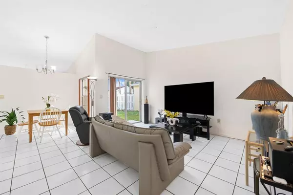 Davie, FL 33325,14106 Langley Pl