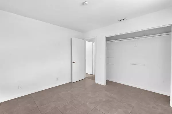 Fort Lauderdale, FL 33313,5748 NW 27th Ct