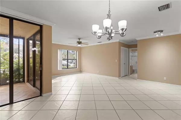 Pompano Beach, FL 33066,4498 Carambola Cir #27303