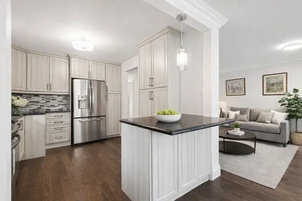 Toronto W08, ON M9B 6B2,17 Jill CRES