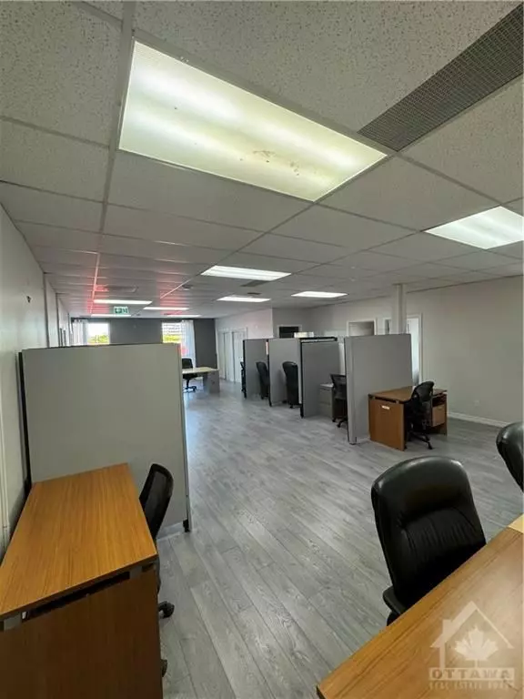 Meadowlands - Crestview And Area, ON K2G 3J6,1510 MERIVALE RD #18-21