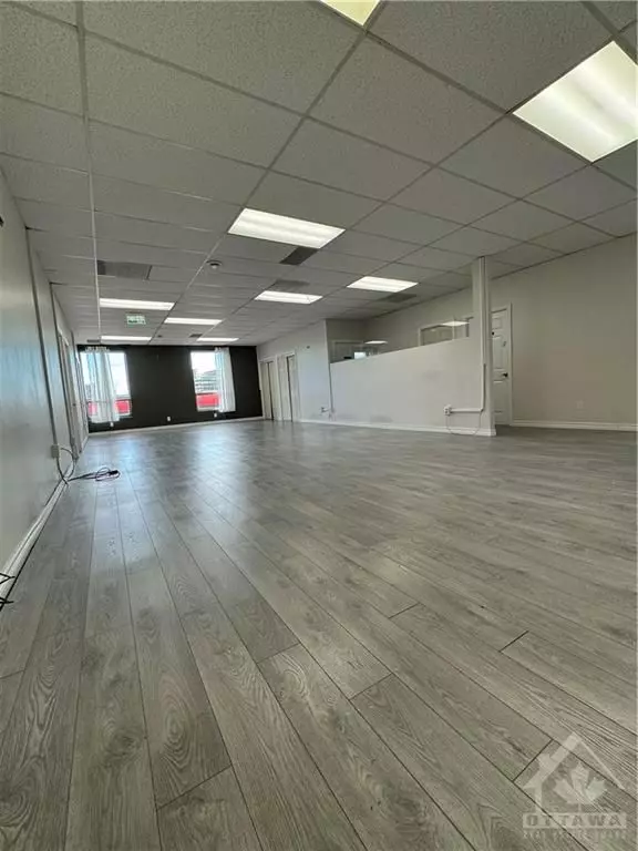 Meadowlands - Crestview And Area, ON K2G 3J6,1510 MERIVALE RD #20 & 21