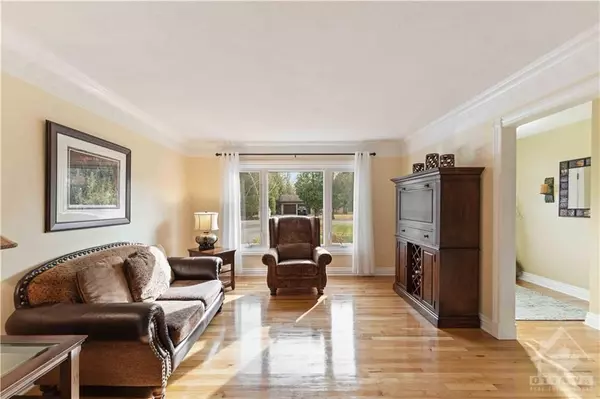 Greely - Metcalfe - Osgoode - Vernon And Area, ON K0A 2W0,5668 ELOISE CRES