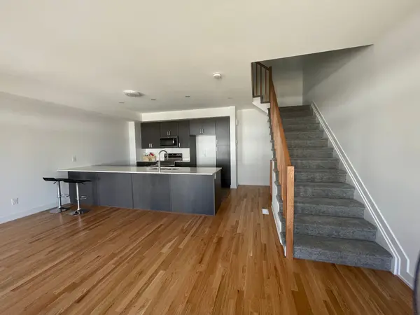 Kanata, ON K2S 2R7,54 Arinto PL