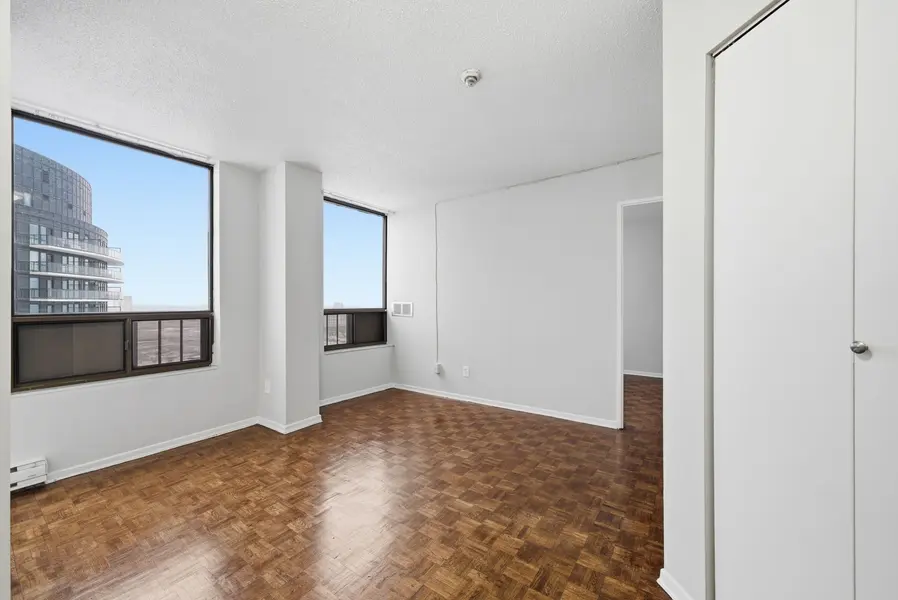 2360 Dundas ST #2719B, Toronto W02, ON M6P 4B2