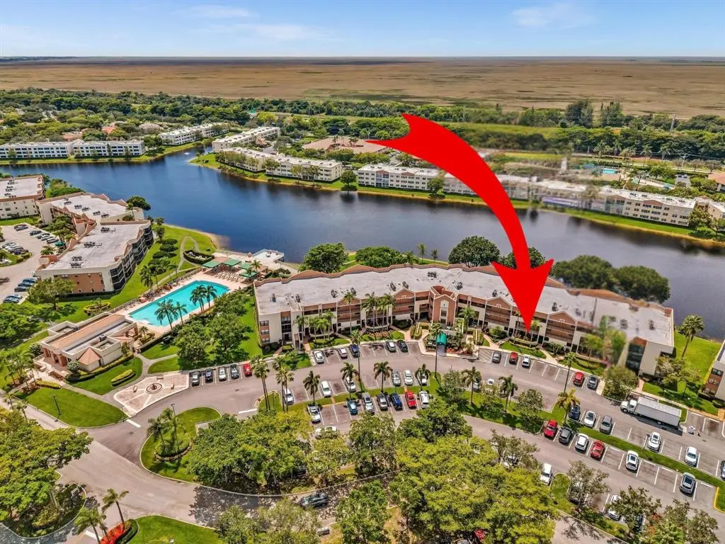 Tamarac, FL 33321,7449 Fairfax Dr #211