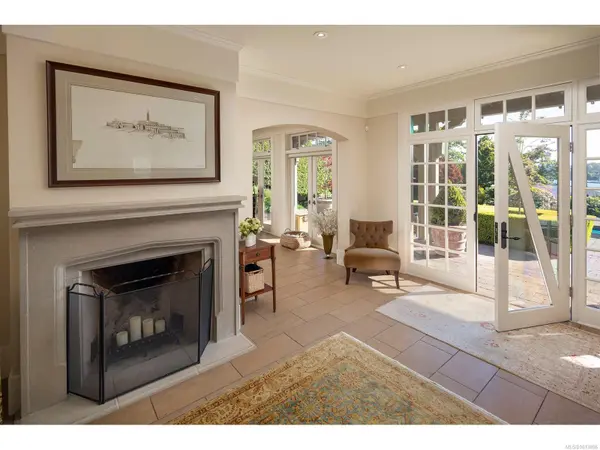 Saanich, BC V8N 1K8,2766 Sea View Rd