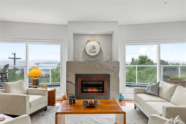 Nanaimo, BC V9R 2P1,650 Prideaux St #401