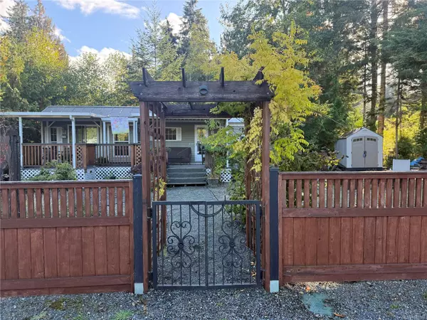 2650 Turnbull Rd #G12/13, Qualicum Beach, BC V9K 2R2