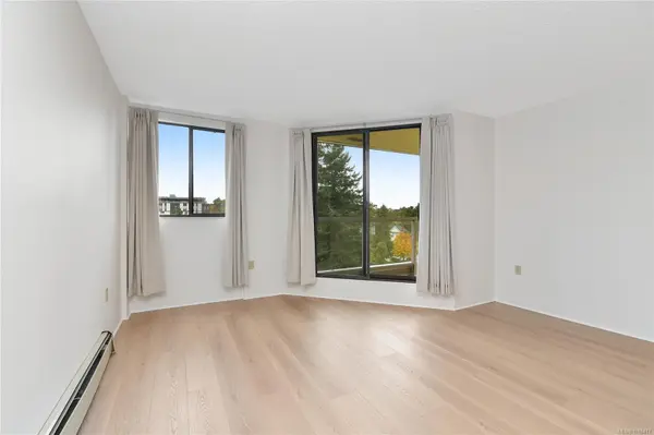 Victoria, BC V8R 6R6,1745 Leighton Rd #611