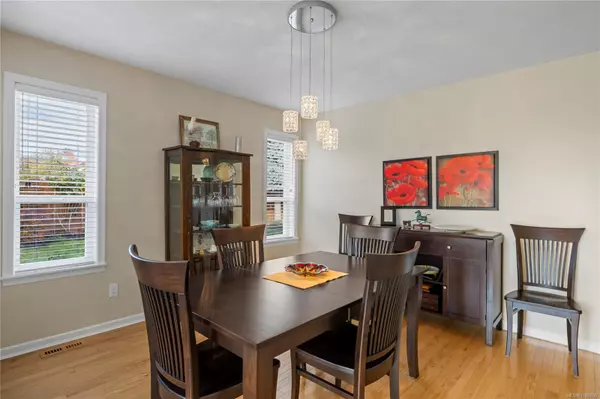 Parksville, BC V9P 2P7,201 Crabapple Cres