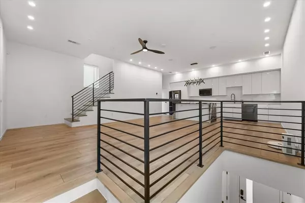 Dallas, TX 75204,2001 N Prairie Avenue #106