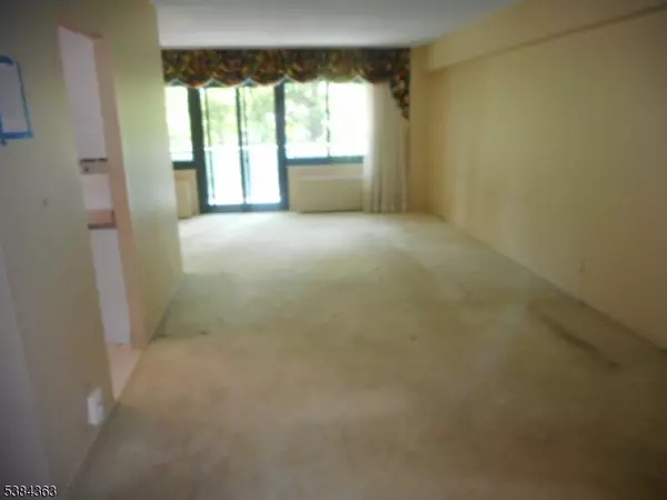 South Orange Village Twp., NJ 07079,609 SO Orange Ave West5Q #5Q