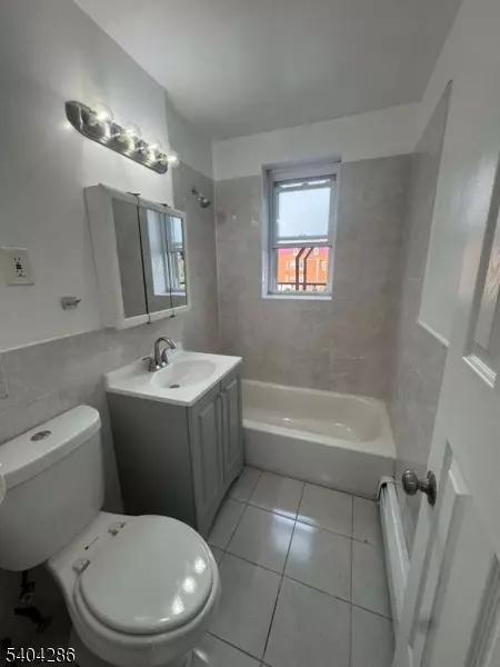 Plainfield City, NJ 07060,711 Plainfield Ave #2J