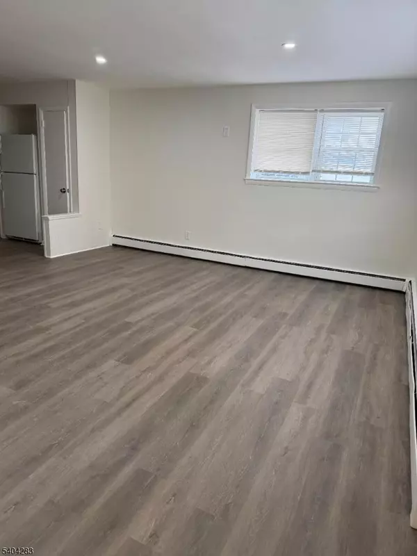 Garfield City, NJ 07026,671 Midland Ave