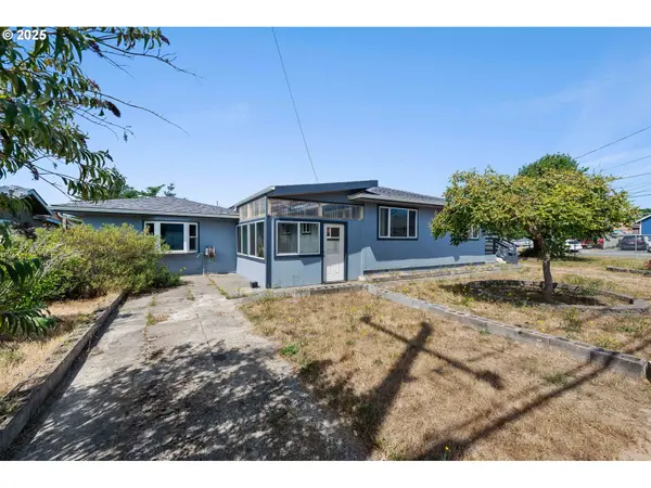 Coos Bay, OR 97420,1366 LAKESHORE DR