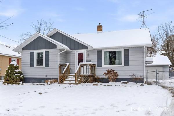 57 Mill ST, Coopersville, MI 49404