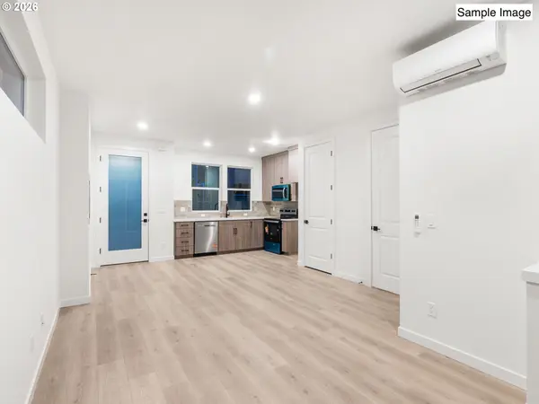 Portland, OR 97203,8332 N Bank ST