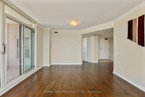 Toronto C04, ON M6A 3E5,8 Covington RD #604