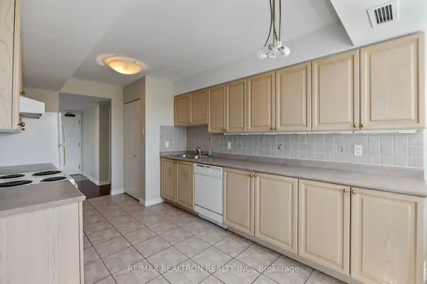 Toronto C04, ON M6A 3E5,8 Covington RD #604