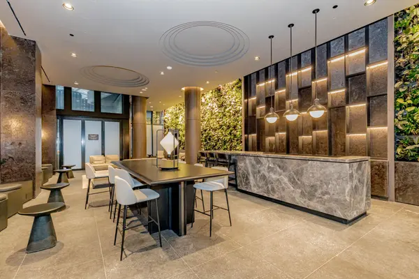 Toronto C10, ON M4P 0E9,120 Broadway AVE #1612