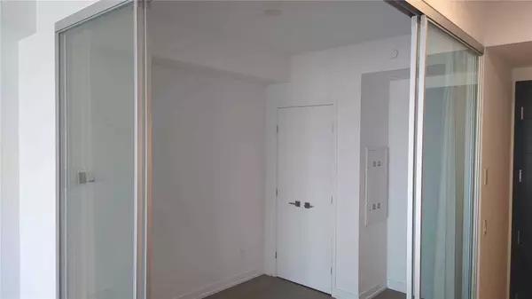 Toronto C01, ON M5G 0C1,488 University AVE #2805