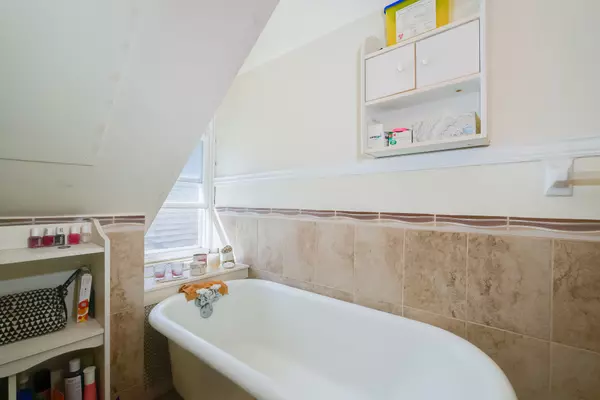 Toronto C09, ON M4T 1K4,50 Glenrose AVE #5