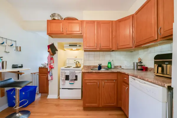 Toronto C09, ON M4T 1K4,50 Glenrose AVE #5