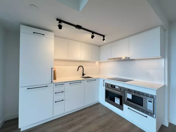 Toronto E02, ON M4L 0B7,1050 Eastern AVE #609