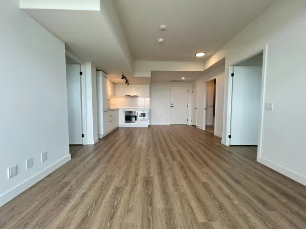 Toronto E02, ON M4L 0B7,1050 Eastern AVE #609