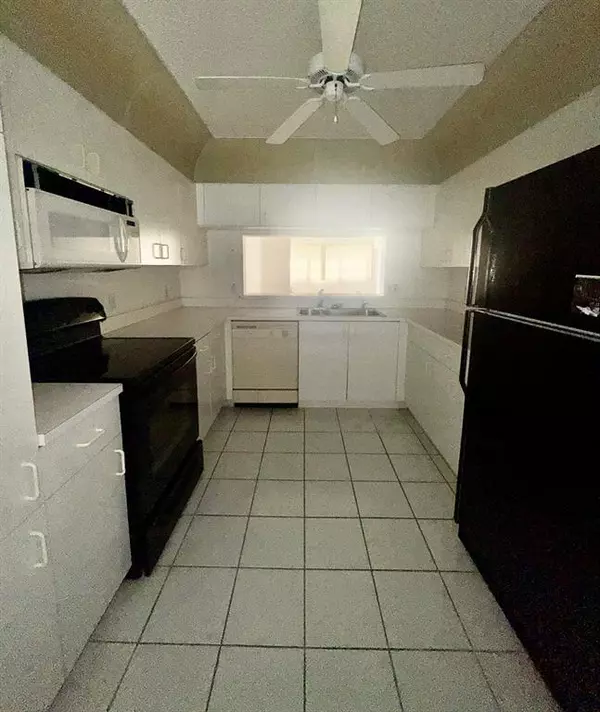 Sunrise, FL 33322,10133 NW 24th Pl #208