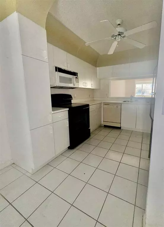 Sunrise, FL 33322,10133 NW 24th Pl #208