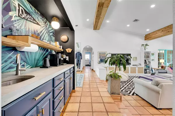 Fort Lauderdale, FL 33309,2739 Oak Tree Ln