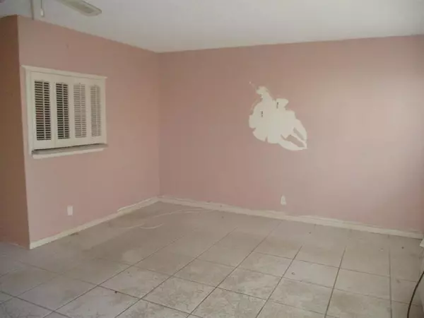 West Palm Beach, FL 33417,427 Windsor S #427