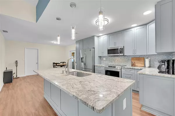 6411 NW 89th Ave, Tamarac, FL 33321