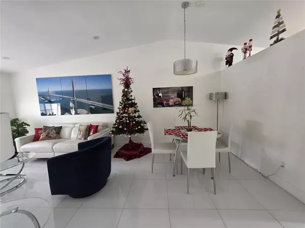 Hialeah, FL 33015,7635 NW 181st St