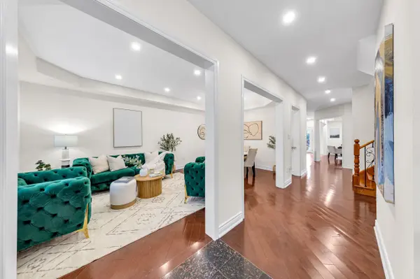 Markham, ON L6B 1A8,17 Rouge Bank DR