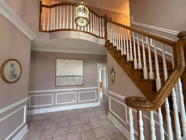 Burlington, ON L7P 4W4,1067 Forestvale DR