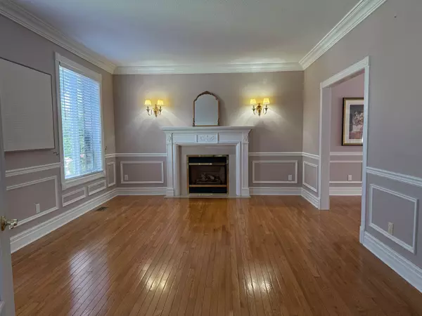 Burlington, ON L7P 4W4,1067 Forestvale DR