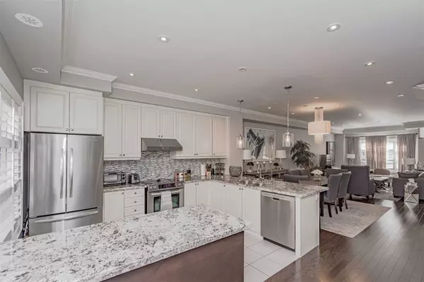 Oakville, ON L6H 0G8,2460 Prince Michael DR #30