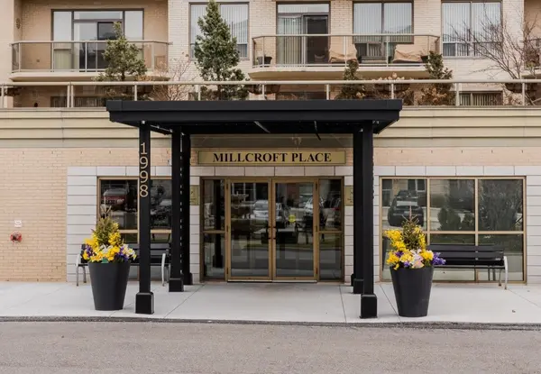 Burlington, ON L7L 7P7,1998 Ironstone DR #909