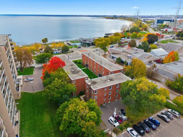 Burlington, ON L7S 1B1,1351 Lakeshore RD #15