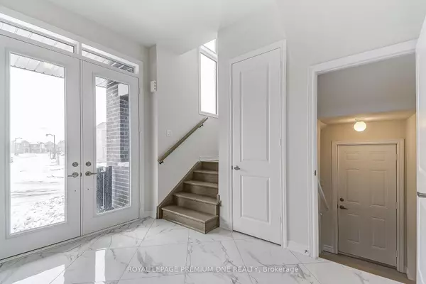 Milton, ON L9T 7E7,884 Plum PL