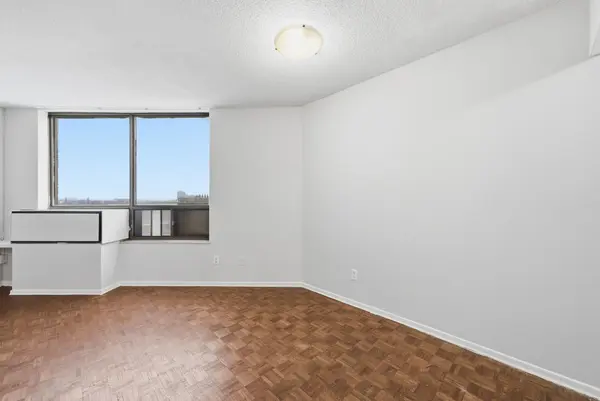 Toronto W02, ON M6P 4B2,2350 Dundas ST #1003A