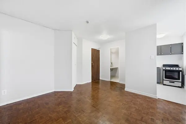 Toronto W02, ON M6P 4B2,2360 Dundas ST #2719B