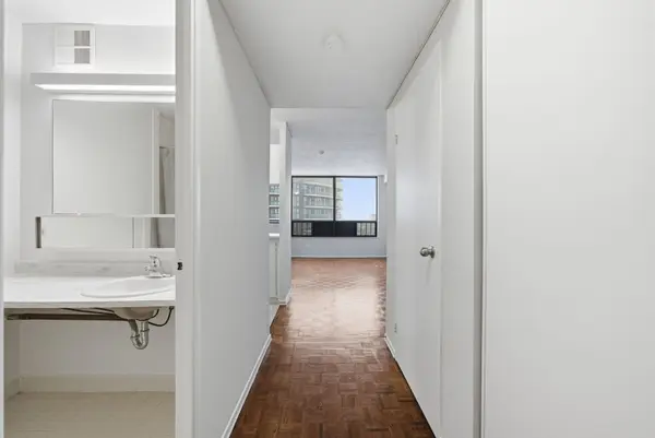 Toronto W02, ON M6P 4B2,2360 Dundas ST W #2520B